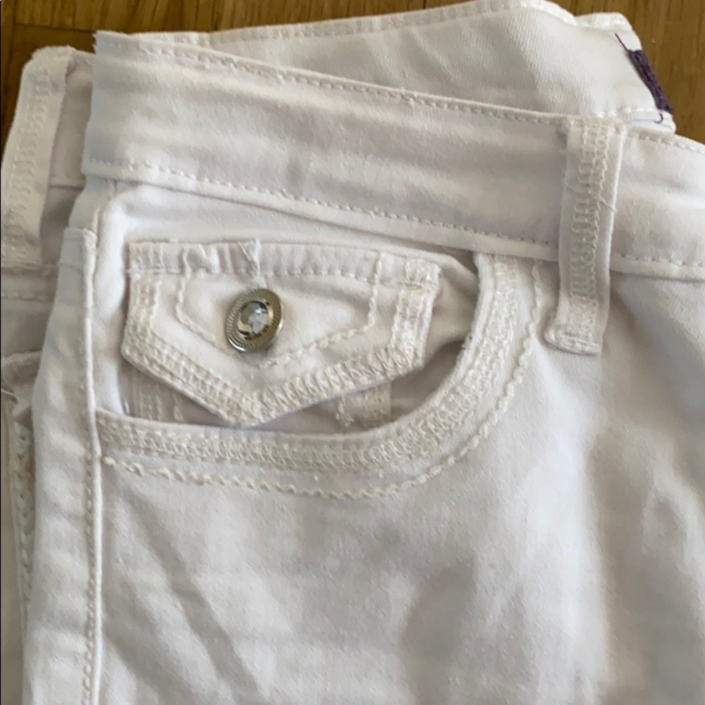 Women’s Capris (White) - Picture 6 of 7